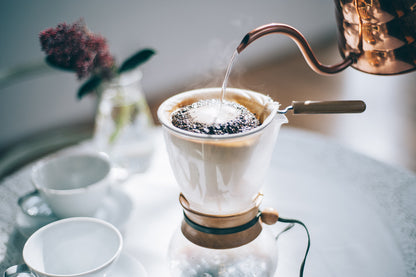 A Sargento Specialty Coffee Lisboa Drip Pot Wood Neck Hario 3