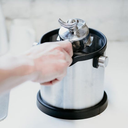 A Sargento Specialty Coffee Lisboa Rhinowares Knock Box Deluxe Barista 4