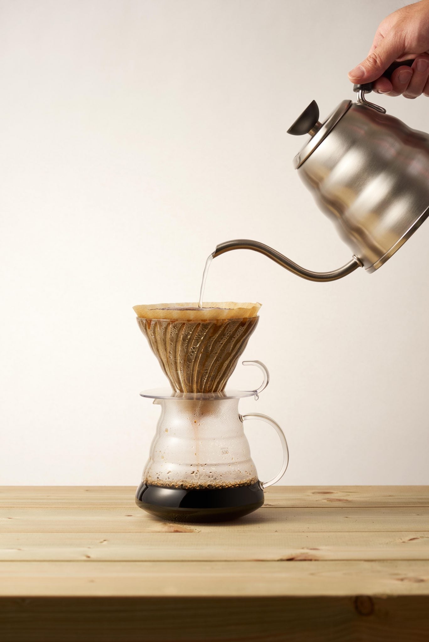 V60 Coador Vidro Preto Hario